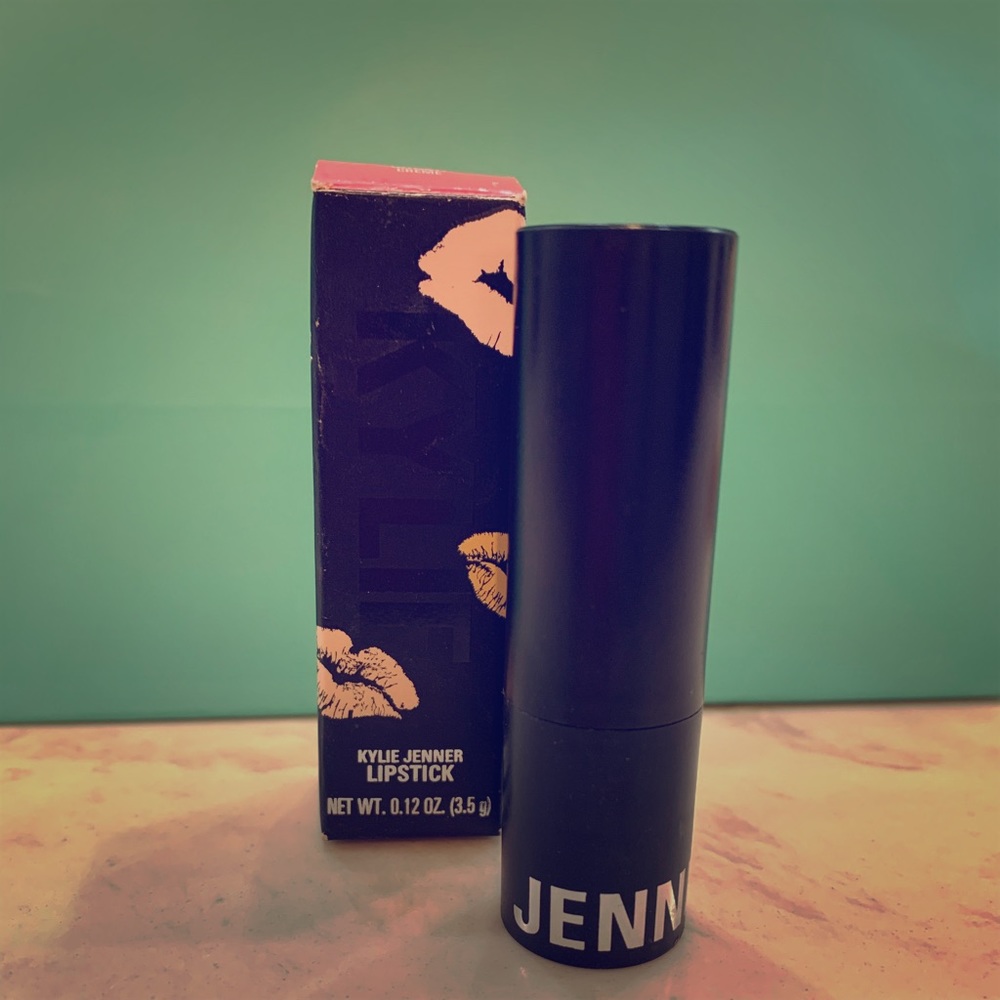 Kylie cosmetic lipstick